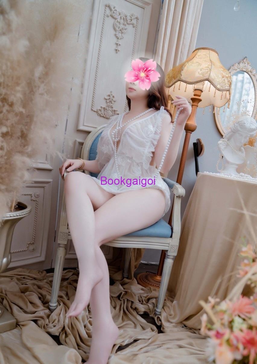 Nhã Thy gái xinh miền tây ngọt ngào
